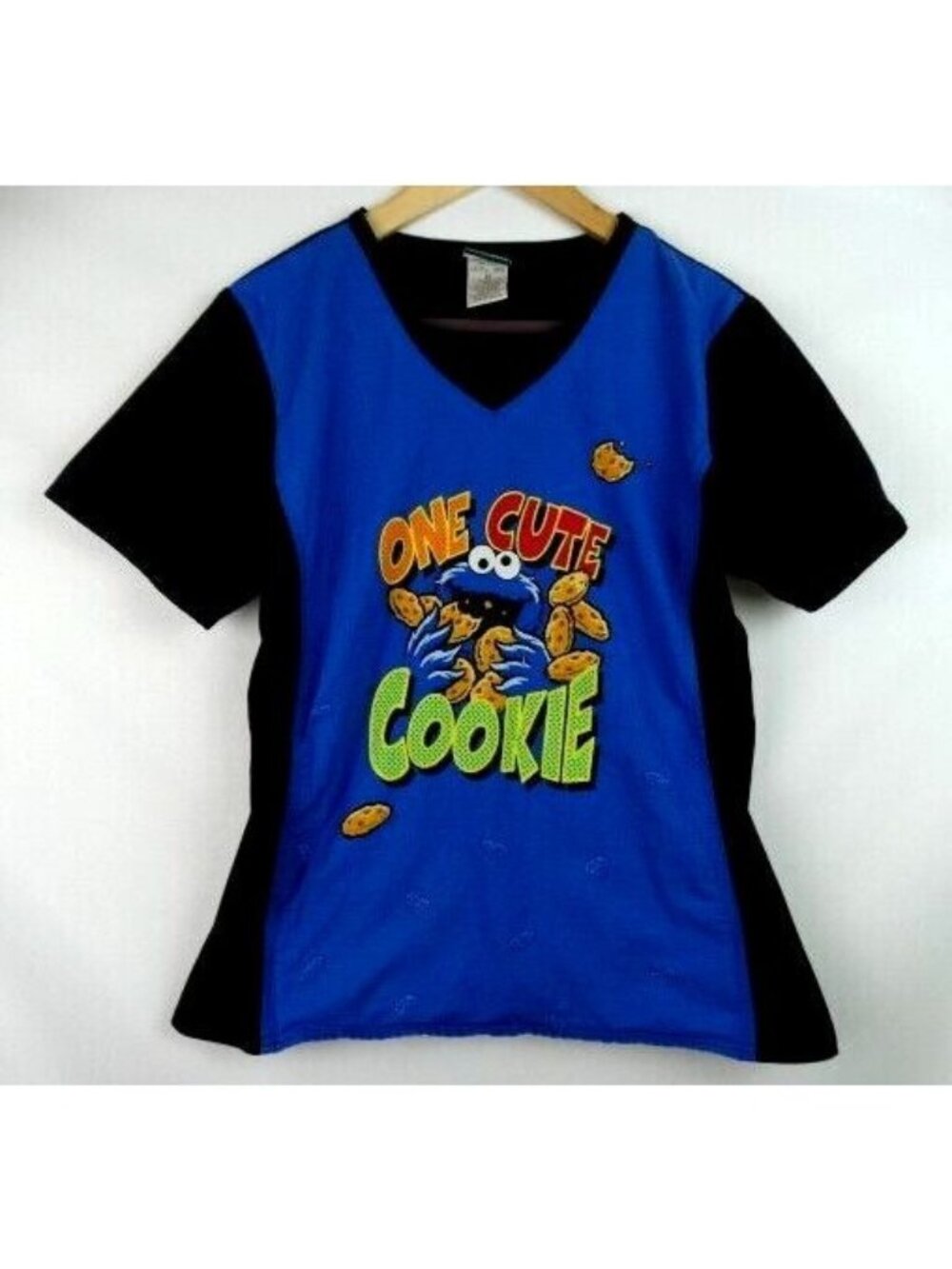 Sesame Street Cookie Monster Scrub Top Size Medium One Cute Cookie Short Sleeve